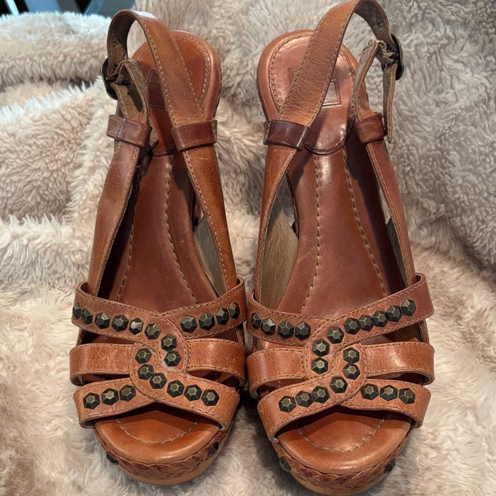 FRYE Caramel studded slingback Leather Heels - Picture 8 of 14